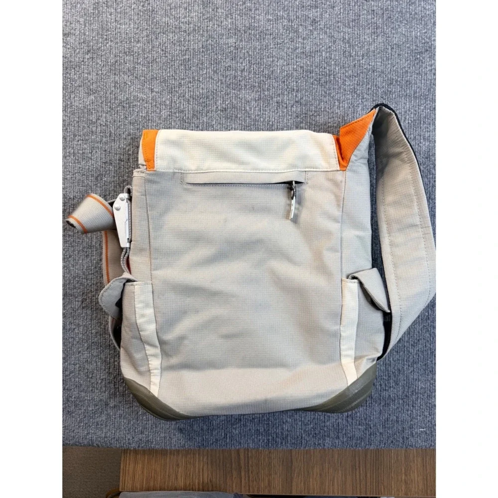 Keen Messenger Bag Tan Orange Ripstop Nylon Crossbody Recycled Rubber Base Y2K